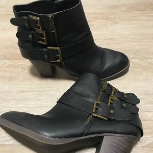 Worn 1x to a concert excellent condition